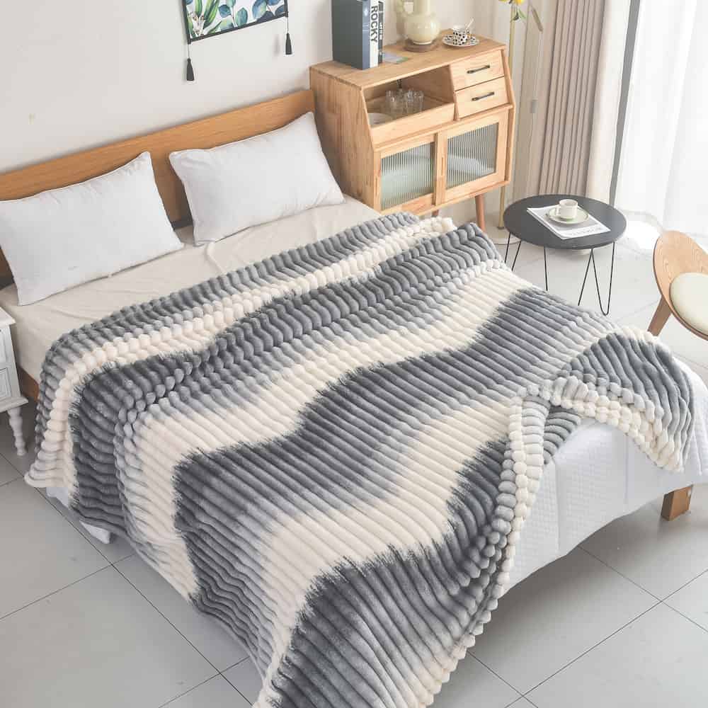 Κουβέρτα Extra Soft Ribbed Blanket με Ανάγλυφες Ρίγες - Δίχρωμη Γκρι–Εκρού