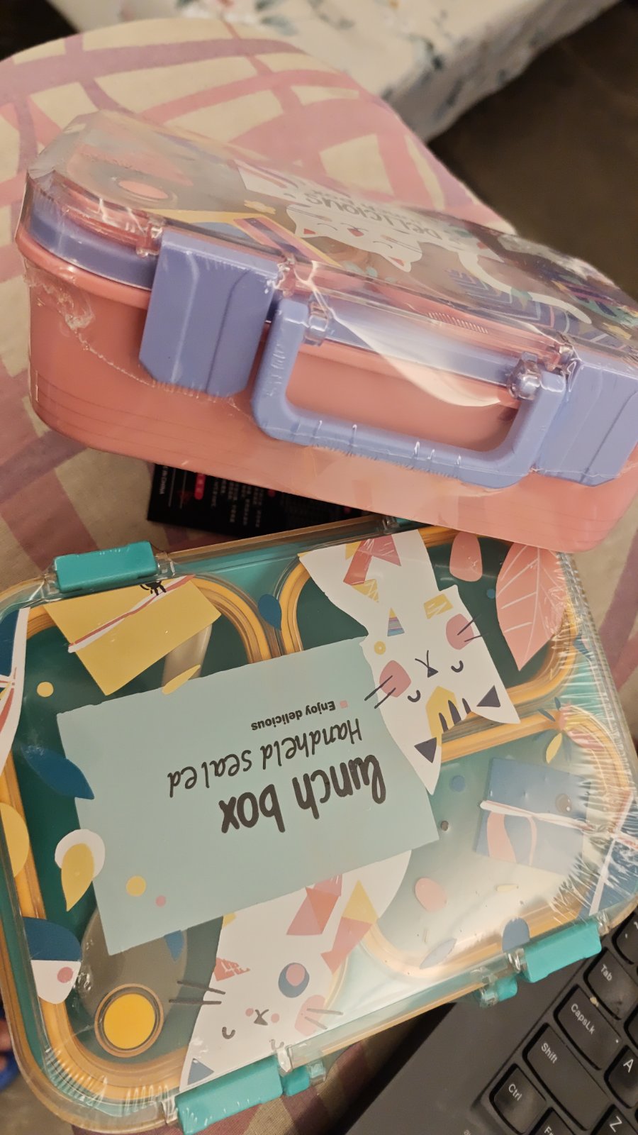 Delicious Lunch Box - ετικέτα